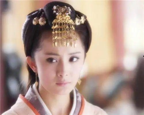 为明星选中的王后,王后诞生记，揭秘明星心中的完美佳人