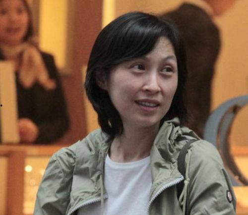 女明星郭蔼明鼻子,鼻型独特，成就女神风范